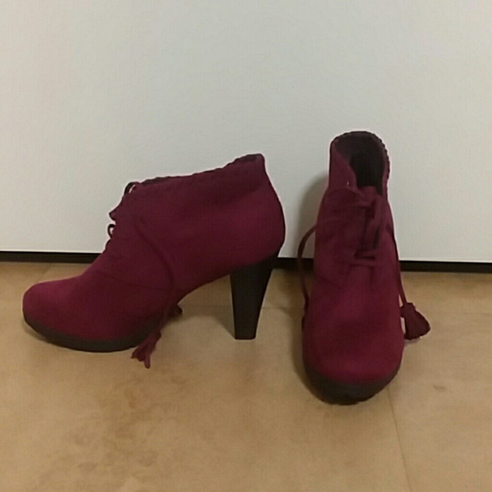 Heel booties